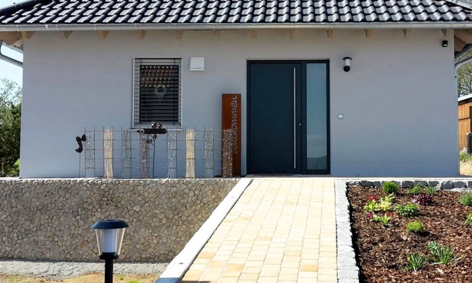 Kleinwinklarn House | Cozy Apartment in Kleinwinklarn with Inviting Terrace