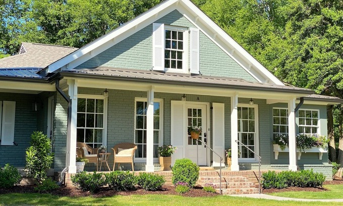 Franklin House | Top-Rated Garden Gate Cottage in Heart of Downtown Franklin