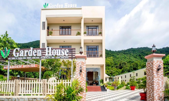 Con Son Apartment | Serene Garden House Côn Đảo with Oceanfront Views