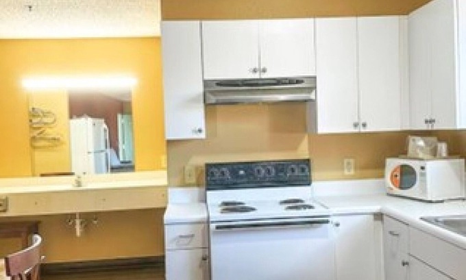Mount Berry Hotel | Budget-Friendly Garden Inn & Suites with Family Amenities