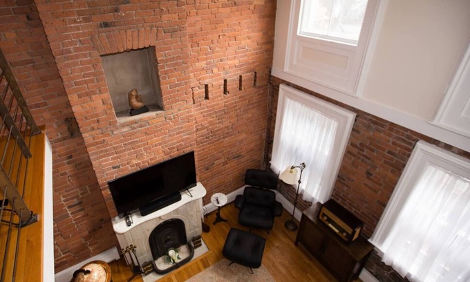 Mill River Apartment | Impressive Garden Level Suite on Court Street - Family-Friendly