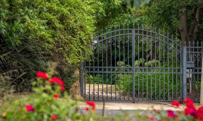 Red Hill House | Discover Garden of Eden: A Relaxing Retreat Awaits