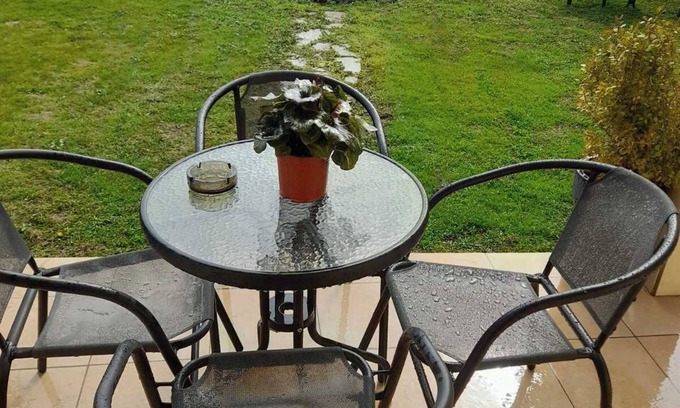 Trikala House | Serene Garden Retreat in Megalochori Trikala, Family-Friendly