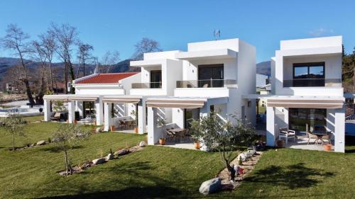 Olympiada House | Garden Residence: 4-Star Oceanfront Retreat with Pool