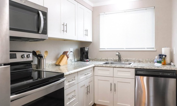 Tri-Cities Apartment | Relaxing Garden Retreat with Spa and Kid-Friendly Perks