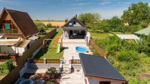 Bekesszentandras House | Garden Vendégház