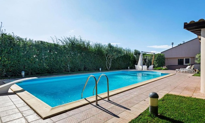 Ragusa Villa | Discover Garden View Villa with Private Pool in Ragusa