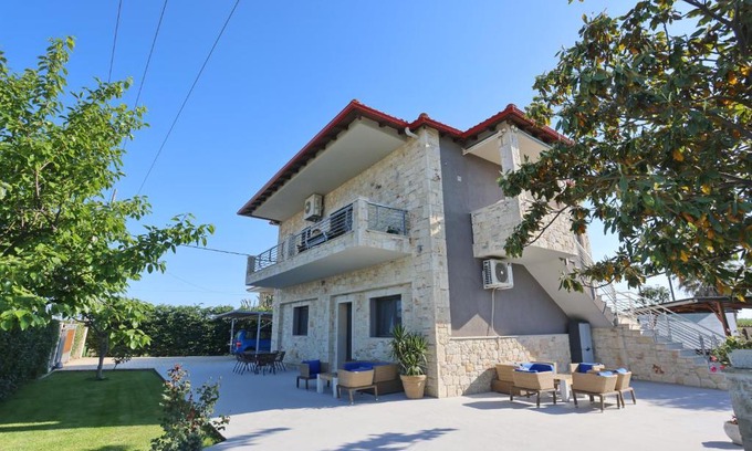 Afytos House | Discover Garden Villa Afytos: Oean View & Pet Friendly Stay