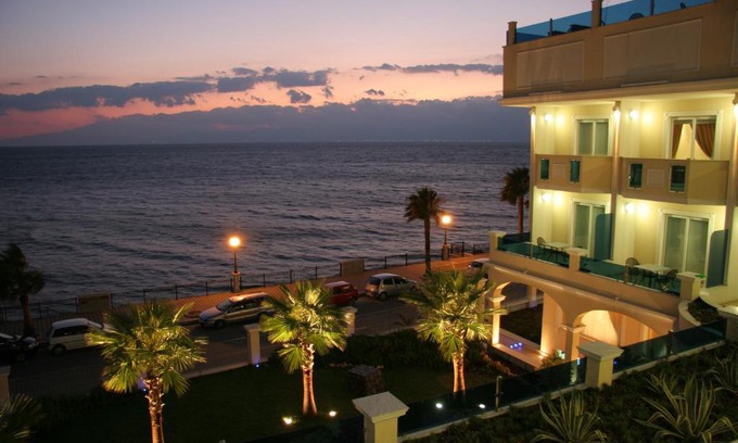 Bocale Hotel | Discover Comfort at Gardenia Hotel with Oceanfront Views