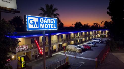 Westmont Hotel | Convenient Stay at Garey Motel with Family-Friendly Amenities