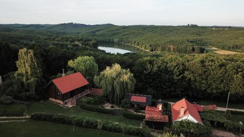 Krizevci House | Garić Bajka: Family-Friendly Retreat with Hot Tub Access