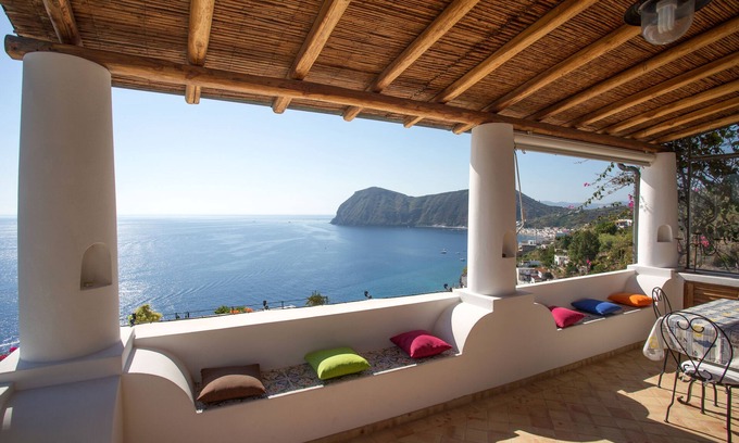 Lipari Villa | Guest Rated 10/10: GARLIC - STROMBOLICCHIO Awaits You