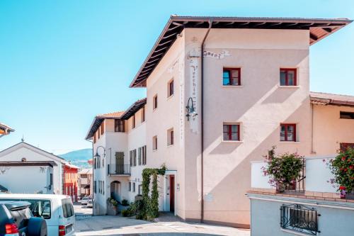 Flavon Hotel | Discover Garnì Vecchio Comune: Pet-Friendly & Family Focused