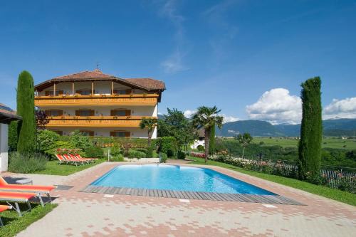 Appiano Sulla Strada del Vino Bed & Breakfast | Escape to Garni Luziafeld Hof: Oceanfront Bliss Awaits