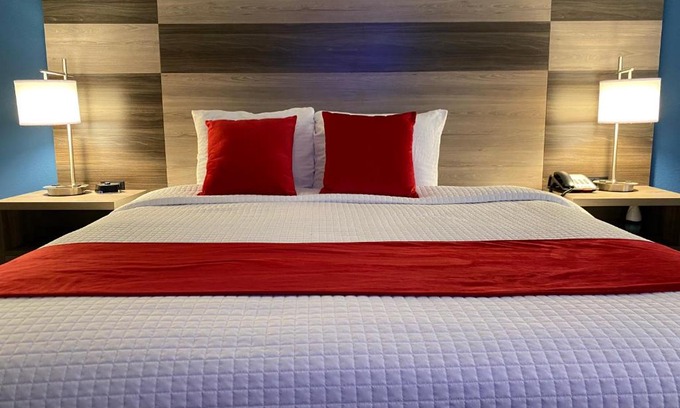 Garnett Hotel | Explore Garnett Hotel & RV Park: 9.2/10 Rating Awaits