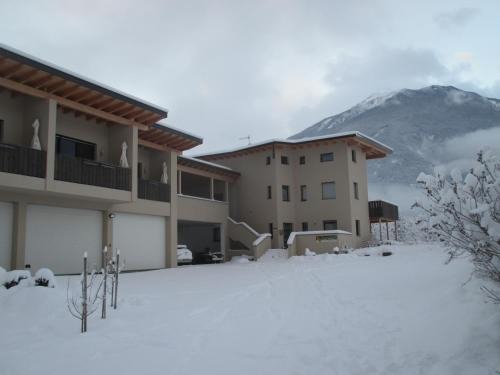 Coldrano Apartment | Garnhof: Oceanfront Bliss with Pool & Spa Facilities