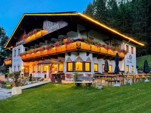 Leutasch Bed & Breakfast | Discover Garni Bärenwirt: Family-Friendly with Hot Tub