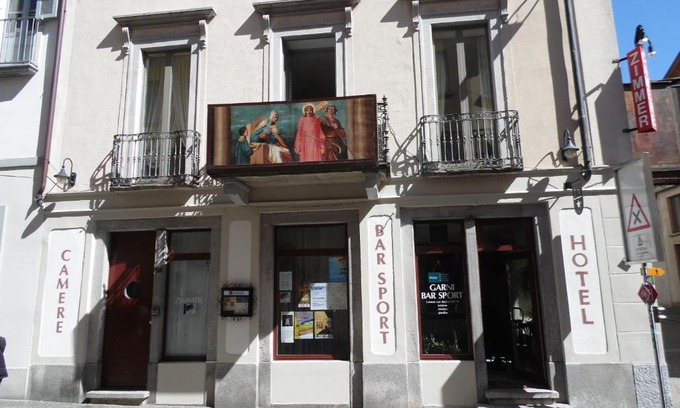 Mendrisio Bed & Breakfast | Pet-Friendly Retreat at Garni Bar Sport with Breakfast Included