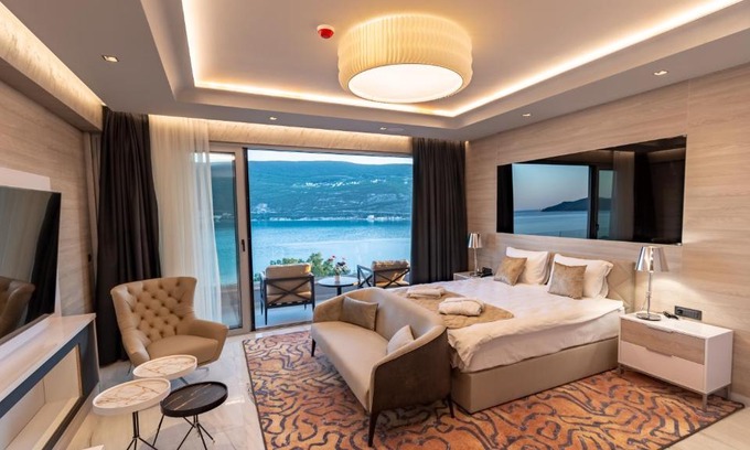 Topla Hotel | Oceanfront Escape at Garni Hotel Kruso - Rated 9.3/10