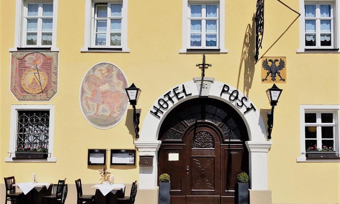 Weissenstadt Hotel | Guest Rated: Garni Hotel Post with Pet-Friendly Amenities