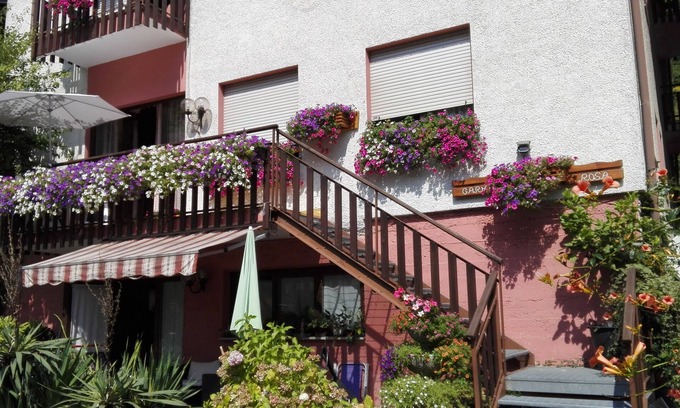 Molina di Ledro Hotel | Relax at Garni Rosa: Family-Friendly with Delicious Dining