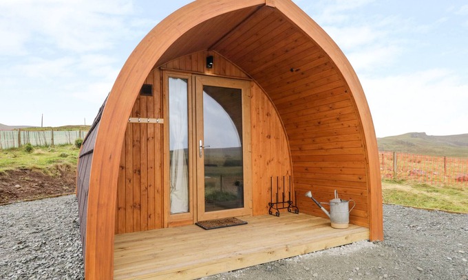 Kilmaluag Cottage | Magical Garraidh Ghorm Pod: Top Rated Romantic Retreat