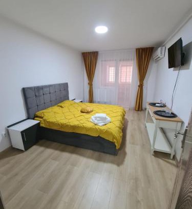 Pitesti Apartment | Elegant Garsoniera Kevin: Family-Friendly & Top Rated 9.2/10