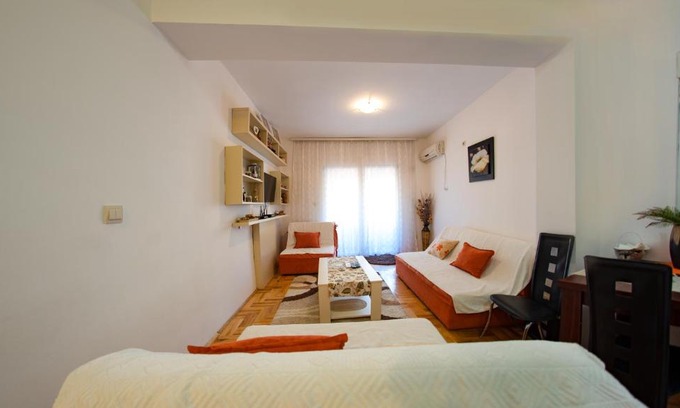 Podmaine Apartment | Family-Friendly Garsonjera Slavica Rajovic - Rated 10/10