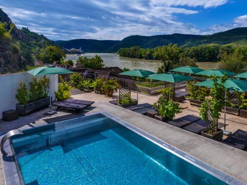 Durnstein Hotel | Relaxing Stay at Gartenhotel & Weingut Pfeffel Dürnstein