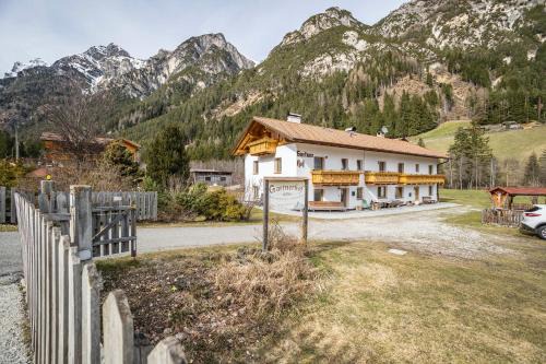 Brennero Apartment | Gartnerhof Apt Glücksklee: Family & Pet-Friendly Retreat