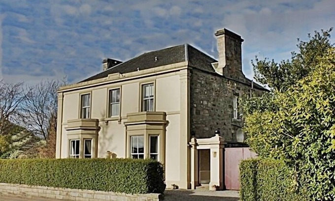 Alloa Bed & Breakfast | Experience Garvally House: 5-Star Spa Retreat with Breakfast
