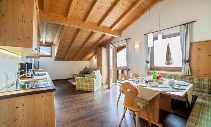 Schenna Apartment | Family-Friendly Gassbauerhof Ferienwohnung Ober Retreat