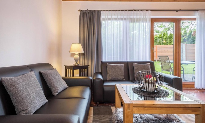 Langenargen Apartment | Gästehaus Heilig: Serene Retreat Steps from Lake Constance