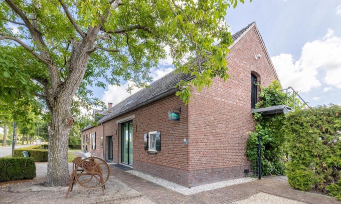 Volkel House | Discover Gastenverblijf Volkel: Wheelchair Accessible Retreat