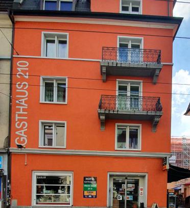 Gewerbeschule House | Cozy Gasthaus 210: Enjoy Breakfast and Dining Delights