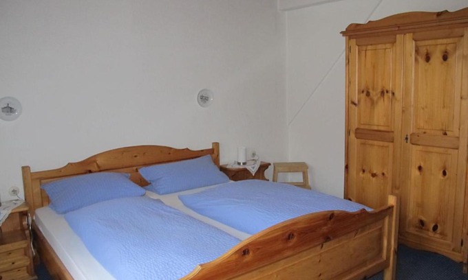 Karsee Hotel | Cozy Gasthaus Adler: Pet-Friendly Retreat for Families