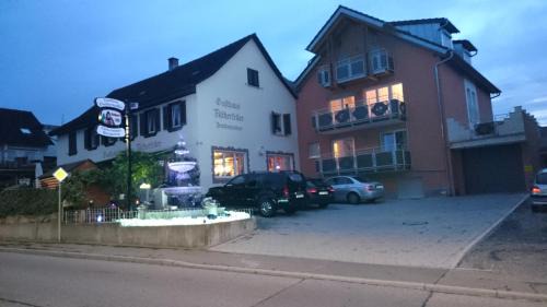 Randegg House | Budget-Friendly Gasthaus-Pension Fischerkeller with Dining