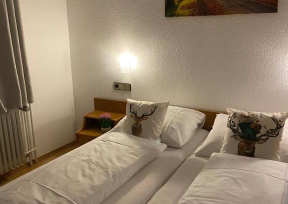 Gutach Bed & Breakfast | Welcoming Gasthaus Rössle: Pet-Friendly with Great Amenities