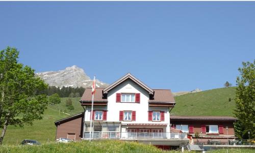Engelberg Hotel | Gasthaus Schwand: Pet-Friendly Retreat with Breakfast Included