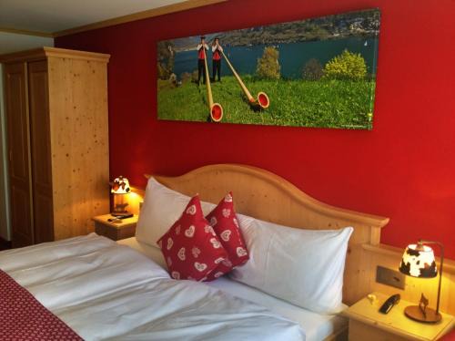 Gersau Hotel | Cozy Gasthaus Tübli Gersau: Family-Friendly Dining Awaits