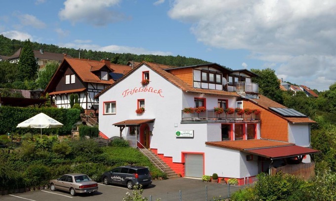 Wernersberg Cottage | Ocean View Getaway at Gasthaus Trifelsblick - Family Friendly