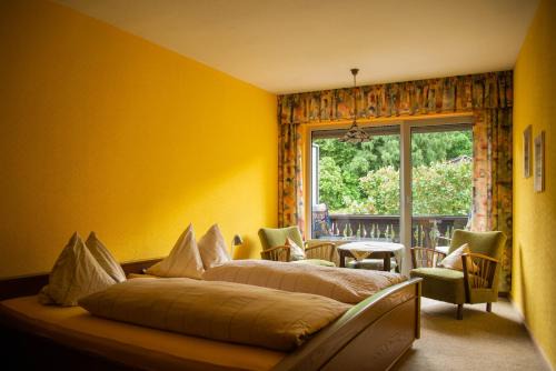Lautertal Hotel | Discover Gasthaus zum Odenwald: Pet-Friendly Retreat