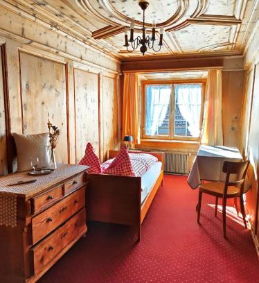 Saas im Prattigau Hotel | Cozy Gasthaus zum Rathaus with Family-Friendly Dining