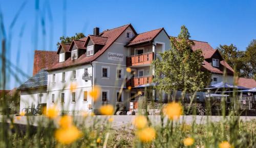 Dombuehl House | Family-Friendly Retreat at Gasthaus zur Linde - Rated 9.3