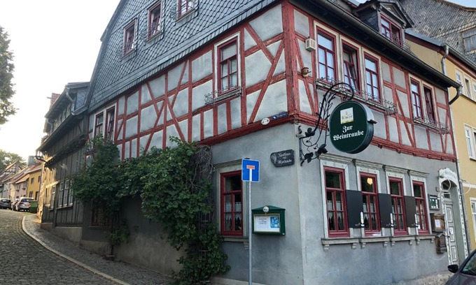 Bad Langensalza Hotel | Family-Friendly Gasthaus Zur Weintraube with Pet Amenities