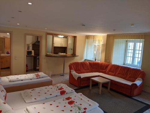 Zusmarshausen House | Inviting Gasthof Adler: Pool, Restaurant & Family-Friendly