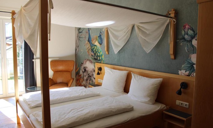 Presseck Hotel | Discover Gasthof Berghof: Guest Rated 9.3 with Restaurant