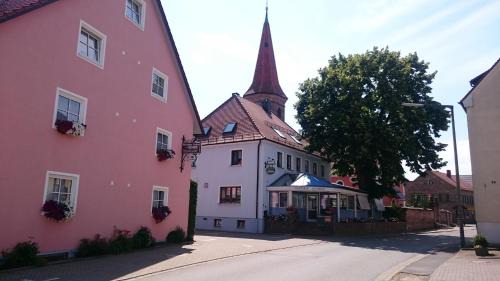 Allersberg House | Pet-Friendly Gasthof Endres with Great Amenities Await!