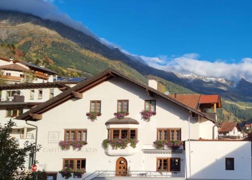 Kauns House | Discover Comfort at Gasthof Falkeis with Top Amenities