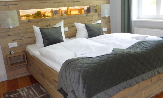 Rheinsberg House | Family-Friendly Gasthof & Fleischerei Endler with Breakfast